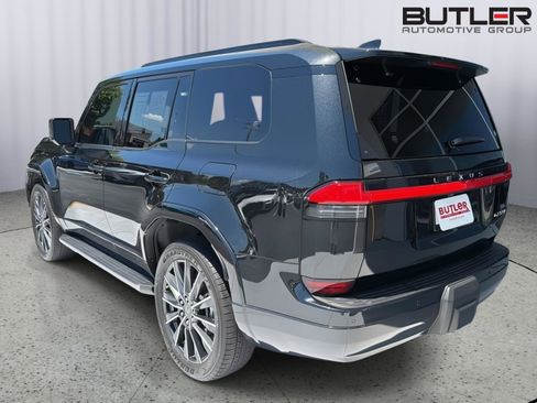 Used 2025 Lexus GX 550 w/ Cold Area Package AWD/4WD image 4