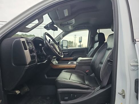 Used 2019 Chevrolet Silverado 2500 High Country w/ Duramax Plus Package image 16