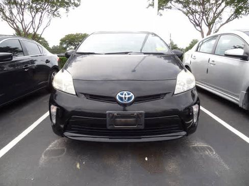 Used 2012 Toyota Prius Three FWD image 2