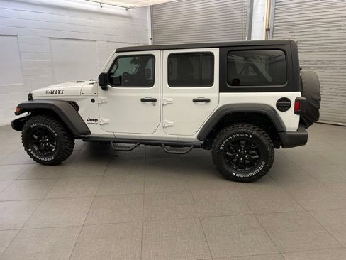 Used 2022 Jeep Wrangler Unlimited Sport AWD/4WD image 9