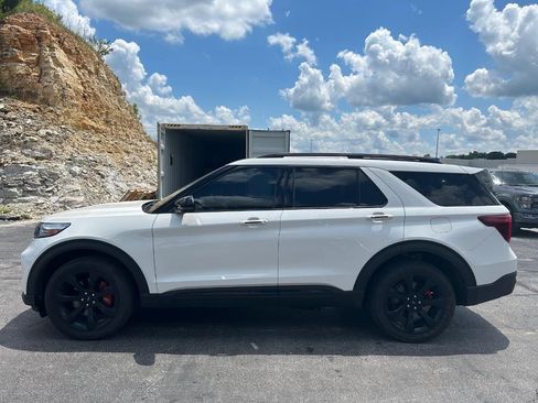 Certified 2024 Ford Explorer ST w/ Equipment Group 401A AWD/4WD image 2