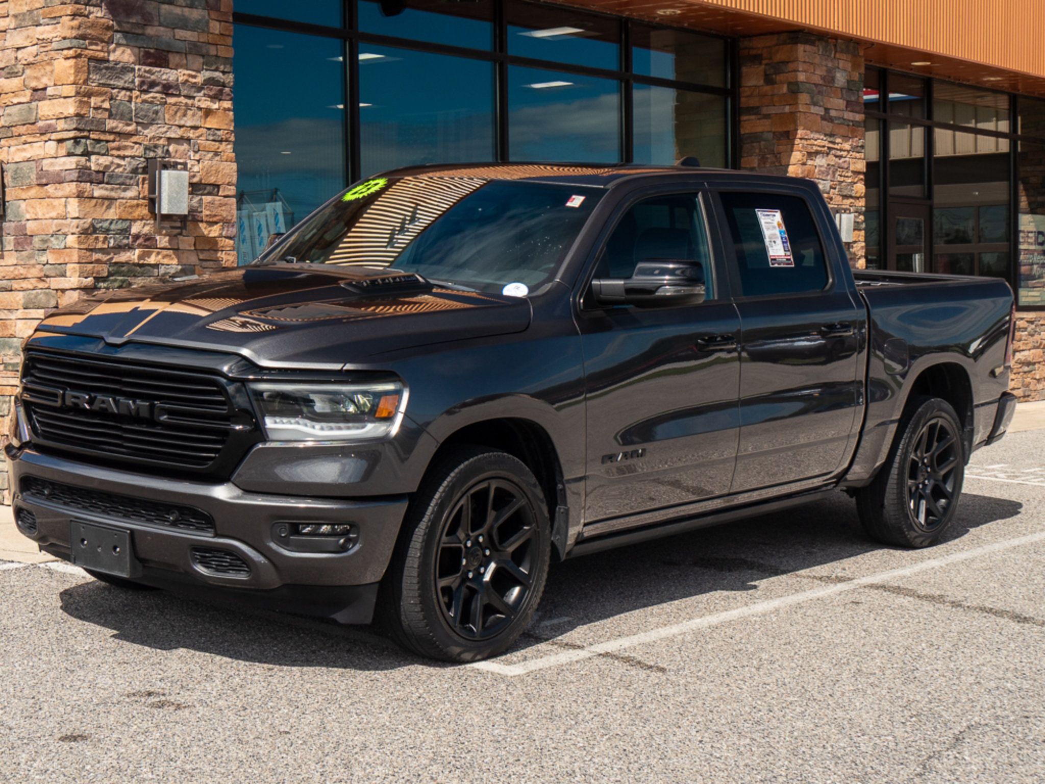 Used 2023 RAM 1500 Laramie AWD/4WD image 7