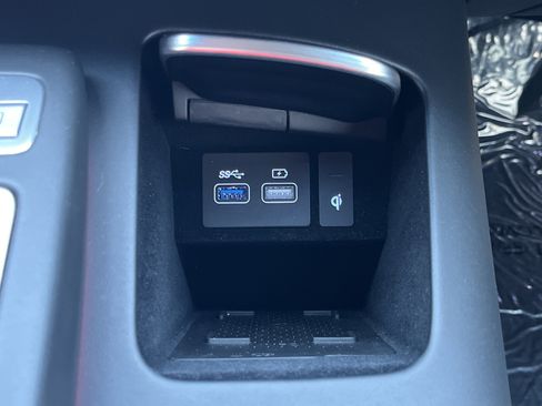 Used 2025 Genesis GV70 3.5T Sport w/ Sport Advanced Package image 8