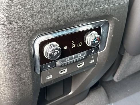 Used 2023 GMC Yukon Denali Ultimate AWD/4WD image 25