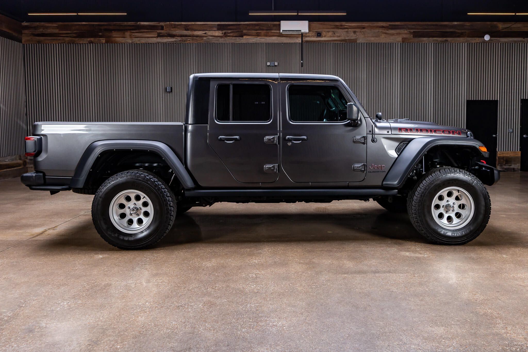 Used 2022 Jeep Gladiator Rubicon w/ LED Lighting Group AWD/4WD image 10