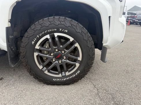 Used 2024 Toyota Tacoma TRD Sport w/ TRD Sport Upgrade Package AWD/4WD image 4