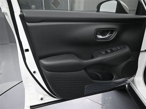 New 2026 Honda HR-V LX image 3