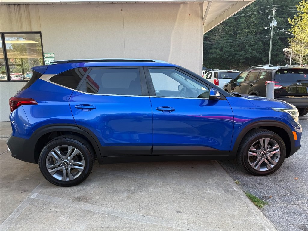 Used 2021 Kia Seltos S FWD image 2