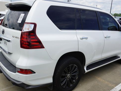 Used 2022 Lexus GX 460 Premium w/ Accessory Package AWD/4WD image 4