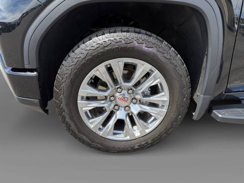 Used 2024 GMC Sierra 1500 Denali w/ Technology Package AWD/4WD image 9