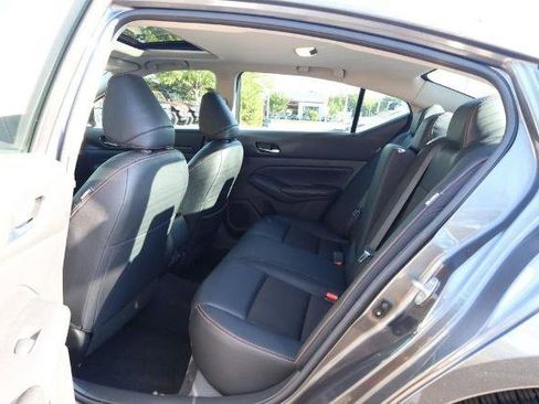 Used 2022 Nissan Altima 2.5 SR w/ Midnight Edition Package FWD image 20