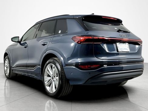 Used 2025 Audi Q6 e-tron Premium w/ Convenience Package image 3