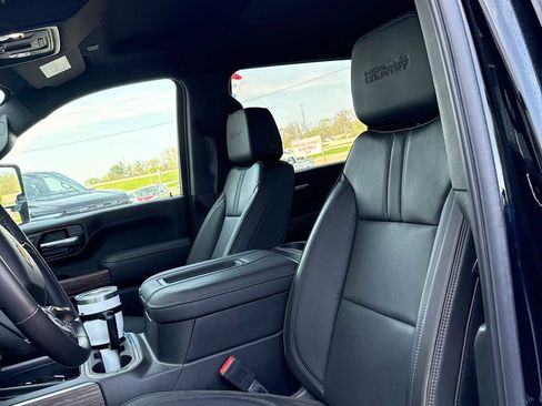 Used 2022 Chevrolet Silverado 2500 High Country image 8