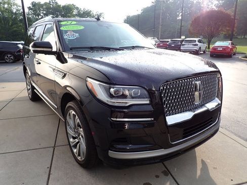 Certified 2024 Lincoln Navigator Premiere image 8