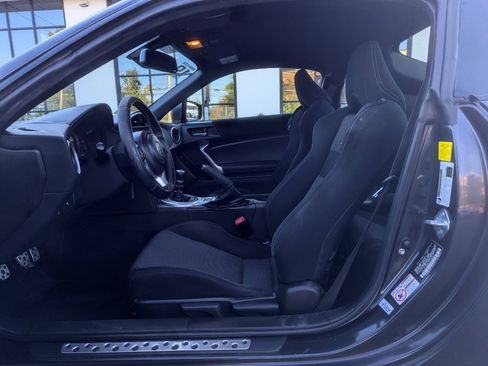 Used 2019 Toyota 86 Manual (Natl) image 12