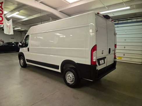 Used 2025 RAM ProMaster 2500 w/ Convenience Group FWD image 4