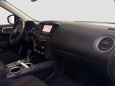 Used 2016 Nissan Pathfinder SV image 29
