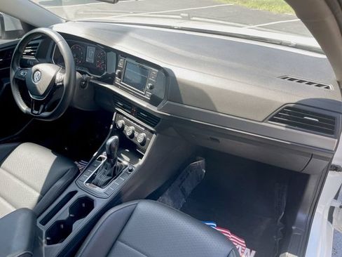 Used 2021 Volkswagen Jetta SE FWD image 20