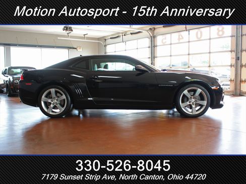 Used 2014 Chevrolet Camaro SS w/ RS Package RWD image 10