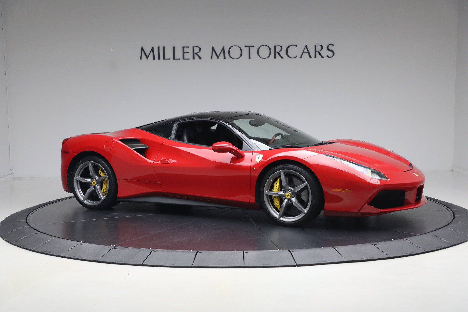 Certified 2018 Ferrari 488 GTB RWD image 10