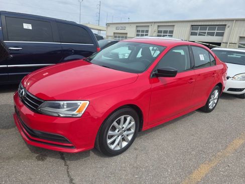 Used 2015 Volkswagen Jetta SE image 1