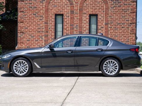 Used 2022 BMW 530i w/ Convenience Package RWD image 8