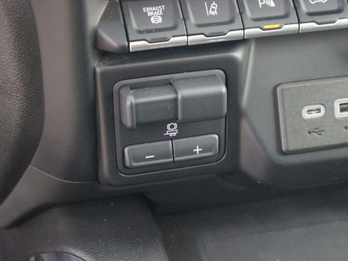 Used 2023 Chevrolet Silverado 2500 High Country AWD/4WD image 31