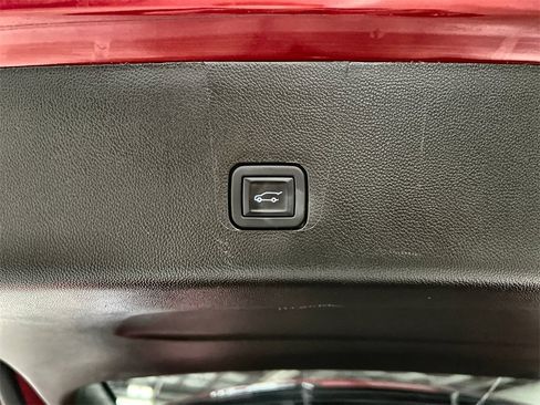 Used 2023 Chevrolet Traverse High Country w/ LPO, Floor Liner Package image 27