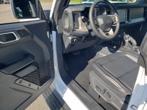 New 2025 Ford Bronco Outer Banks w/ Sasquatch Package image 13