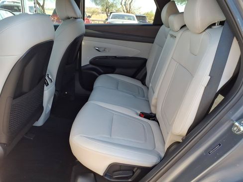 Certified 2025 Hyundai Tucson Limited AWD/4WD image 16