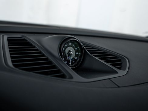 New 2025 Porsche Macan 4S Electric image 15