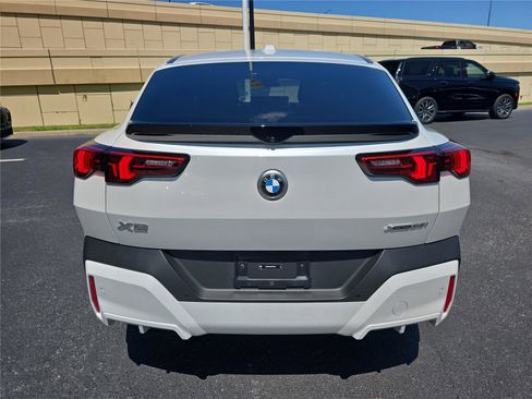 Used 2025 BMW X2 xDrive28i AWD/4WD image 4