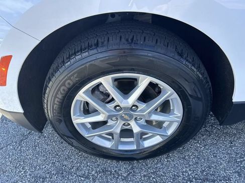 Used 2023 Chevrolet Equinox LT AWD/4WD image 10