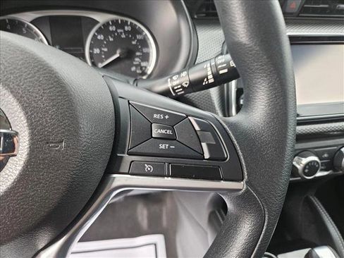 Used 2018 Nissan Kicks S image 20