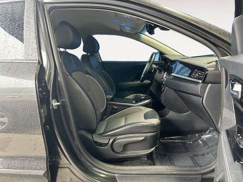 Used 2022 Kia Niro EX w/ Cold Weather Package image 10
