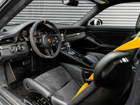 Certified 2018 Porsche 911 GT2 RS image 4