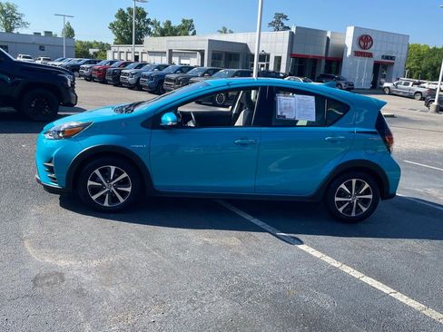 Used 2018 Toyota Prius C Four FWD image 4