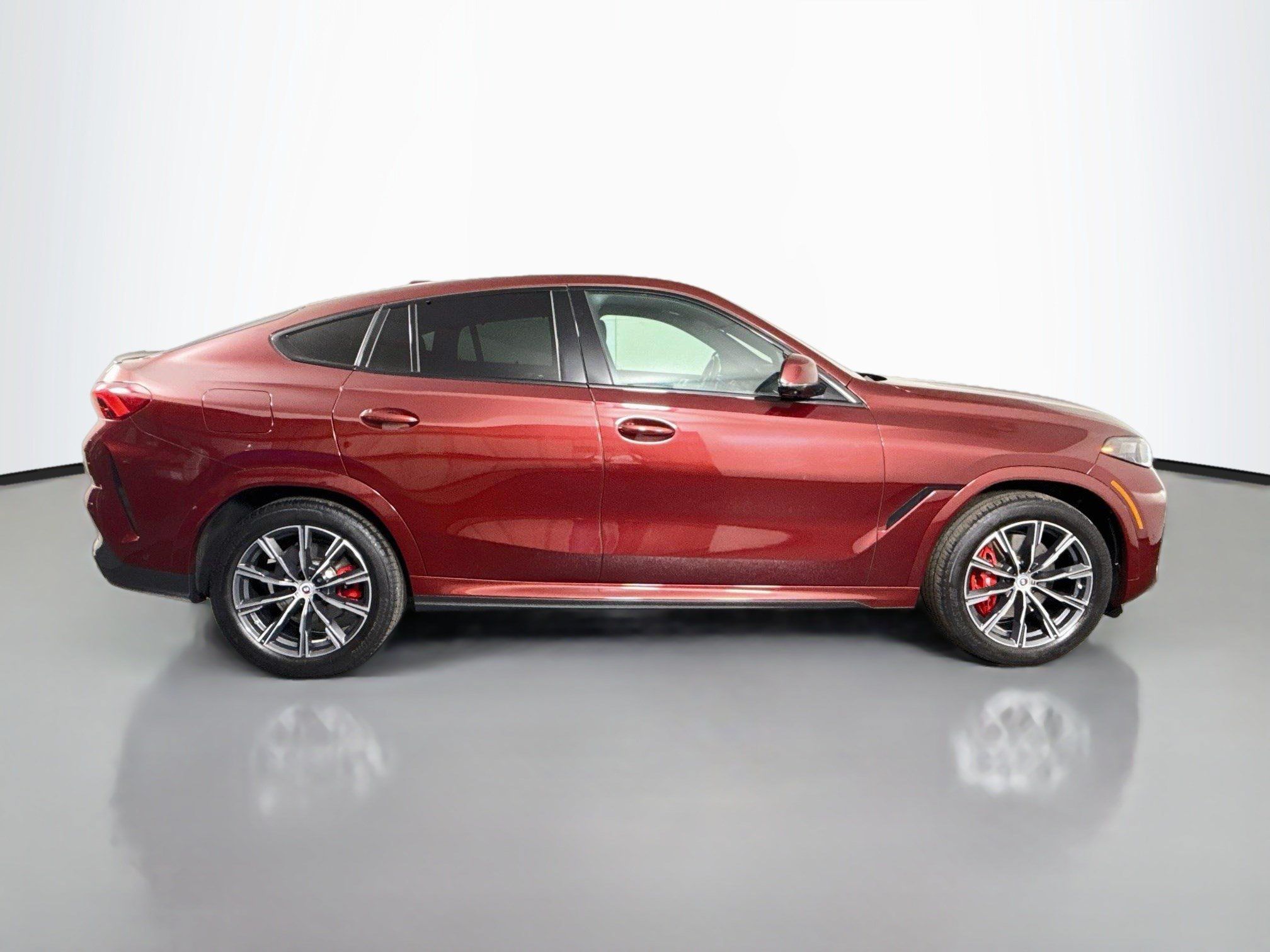 Used 2024 BMW X6 xDrive40i w/ Premium Package AWD/4WD image 11