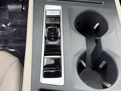 Used 2024 Volkswagen Atlas SE FWD image 18