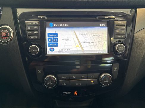 Used 2015 Nissan Rogue SV w/ SV Premium Package FWD image 22