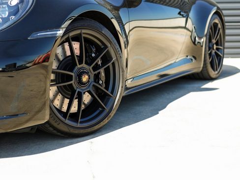 Certified 2024 Porsche 911 Carrera GTS image 12