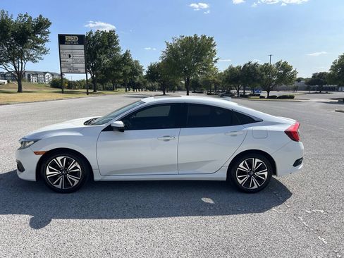 Used 2018 Honda Civic EX-T image 11
