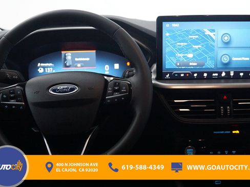 Used 2023 Ford Escape Active w/ Tech Pack #2 FWD image 3