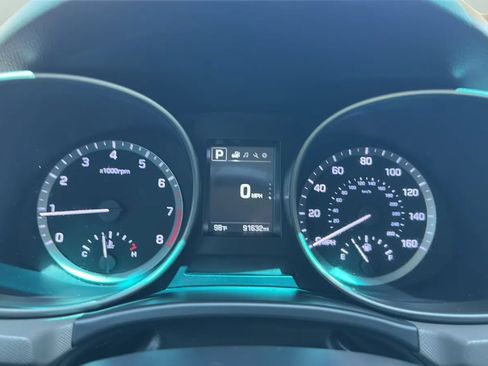 Used 2018 Hyundai Santa Fe SE FWD image 12
