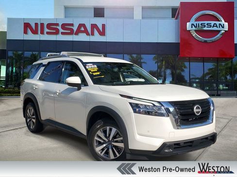 Certified 2023 Nissan Pathfinder SL AWD/4WD image 1