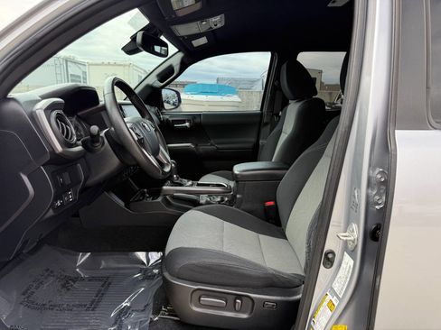 Used 2020 Toyota Tacoma TRD Sport 4x4 4dr Double Cab 5 image 18