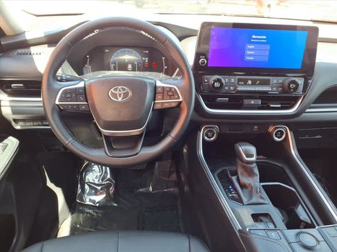 Used 2025 Toyota Grand Highlander FWD image 14
