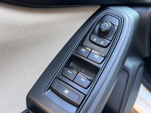 Used 2018 Subaru Impreza 2.0i Premium image 12