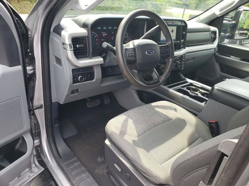 Used 2023 Ford F350 XLT AWD/4WD image 11