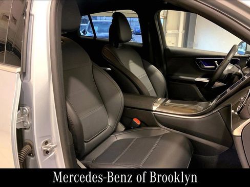 Used 2024 Mercedes-Benz GLC 300 4MATIC image 10
